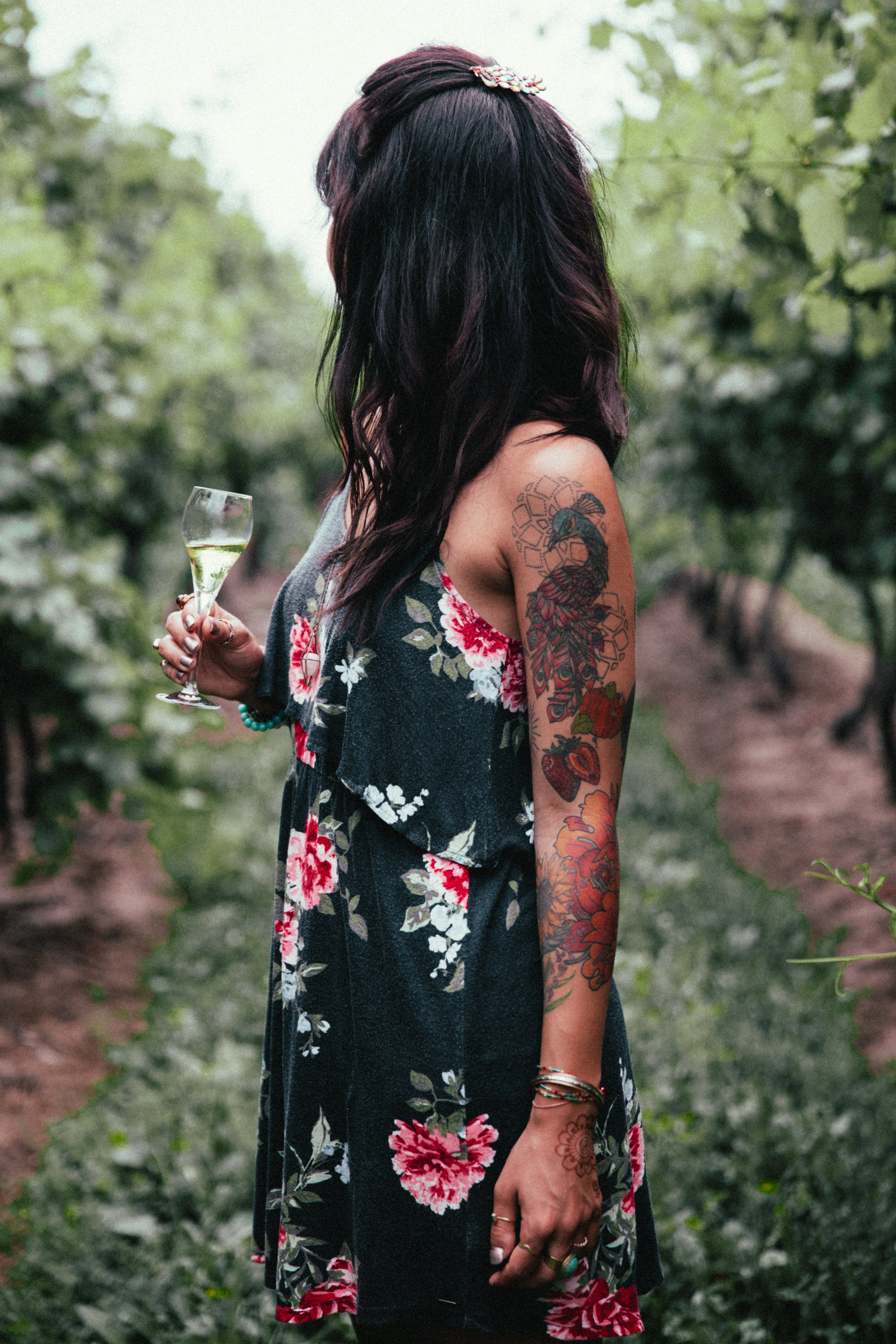 files/womens-fashion-woman-in-dress-in-vineyard.jpg