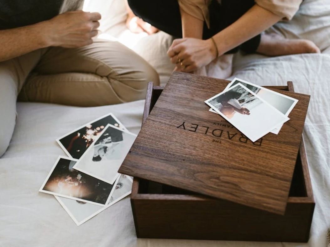 Wooden Photo Box with USB Flash Drive