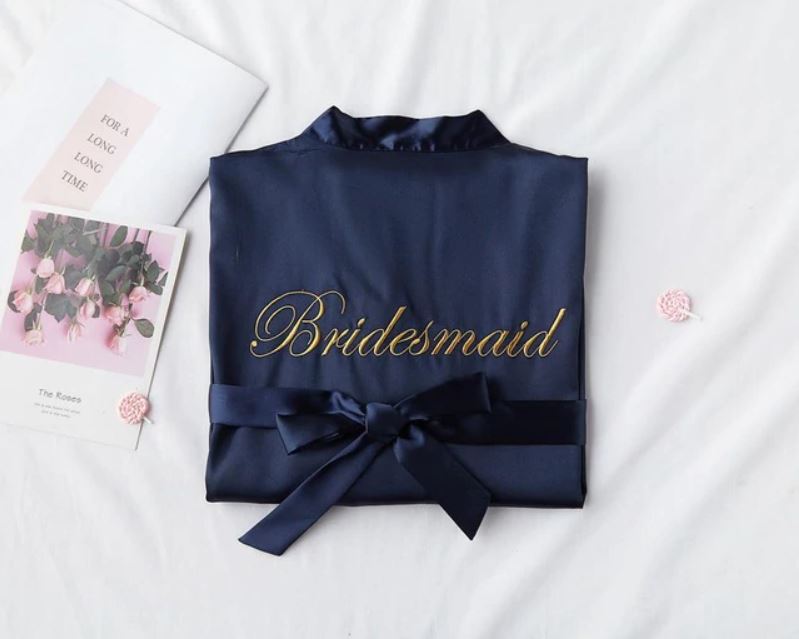 Robe für Braut und Brautjungfern