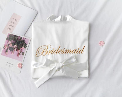 Robe für Braut und Brautjungfern